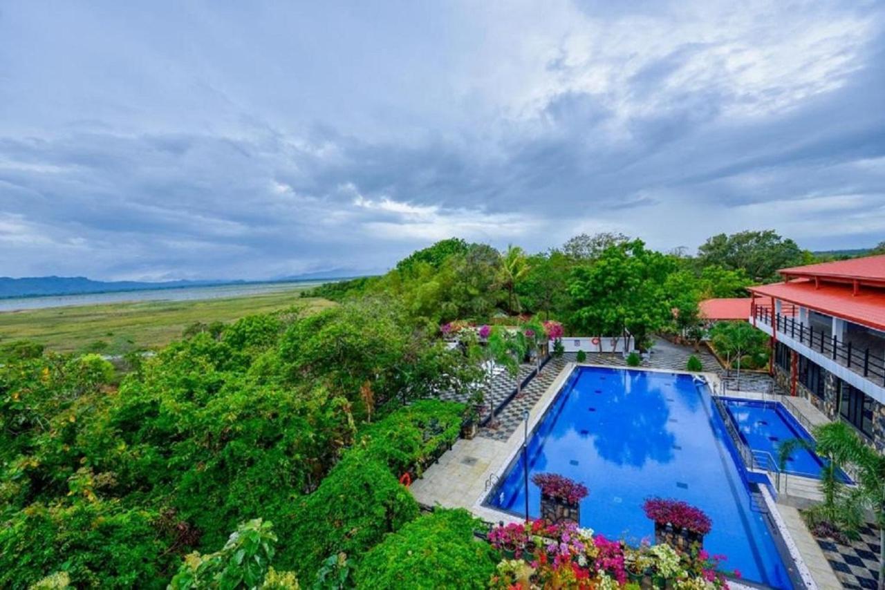 Centauria Wild Hotel Udawalawe Exterior foto